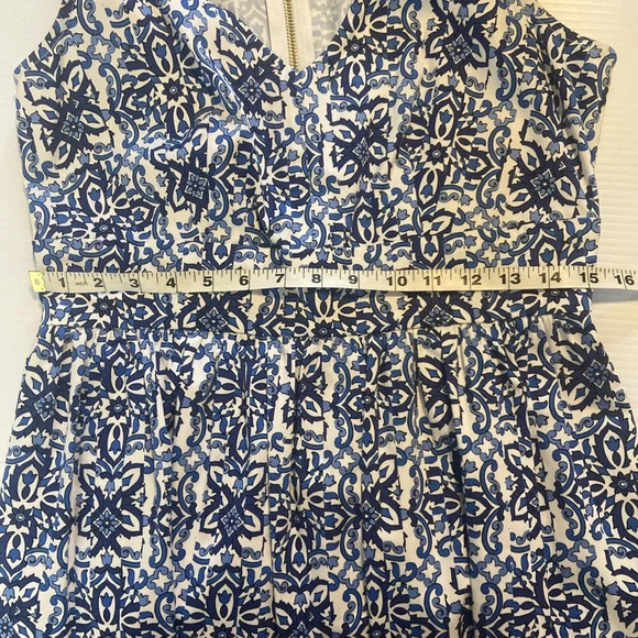 Milly Blue White Cotton Floral Sleeveless V-Neck Shift Dress Sz 10 Fit & Flare - Picture 14 of 15